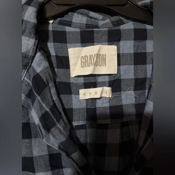 đź’™GRAYSON long sleeve button up - Picture 3 of 4